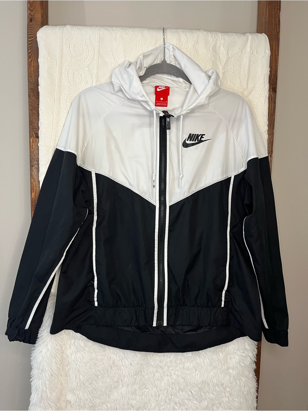 Nike Sportswear Windrunner Hooded Jacket Black & White - Size Large